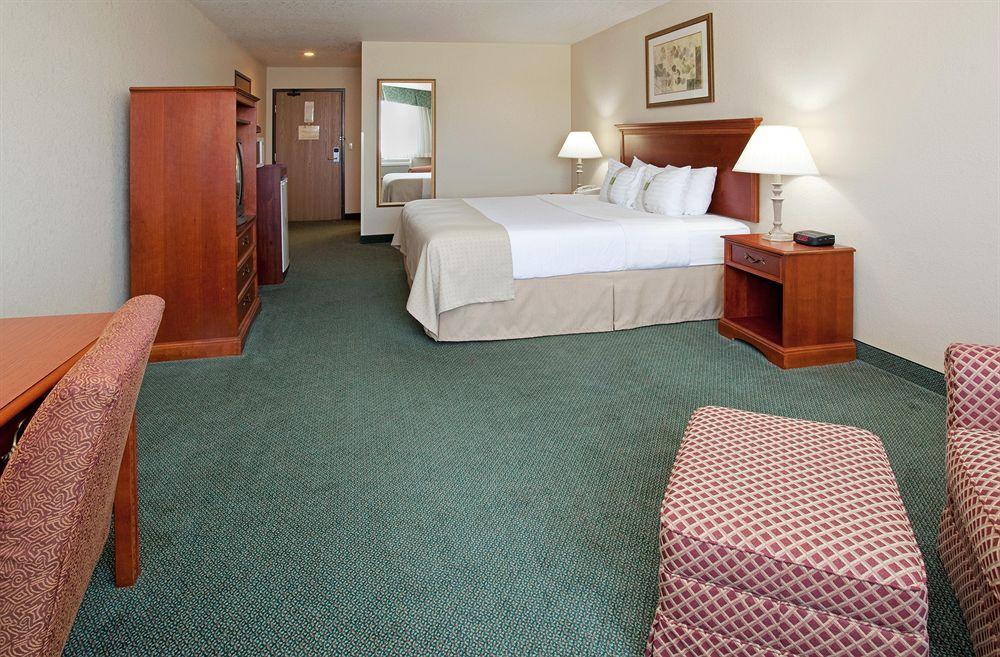 Country Inn & Suites By Radisson, Sidney, Ne Стая снимка